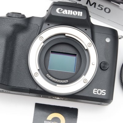 Canon EOS M50