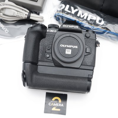 Olympus EM1 Body + Grip HDL7