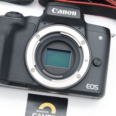 Canon EOS M50