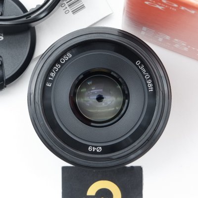 E35mm F1.8 OSS