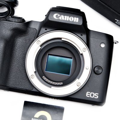Canon EOS M50