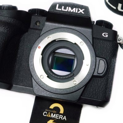 Lumix G90