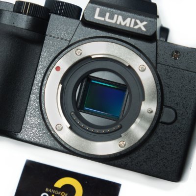 Lumix G100D