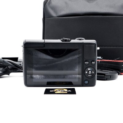 CANON EOS M100