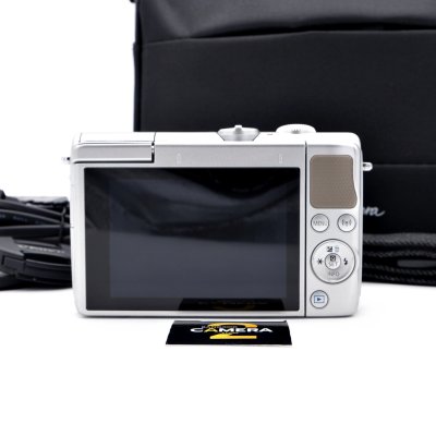 CANON EOS M100