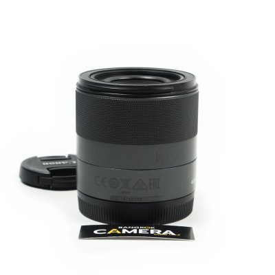 EFM 32mm F1.4 STM