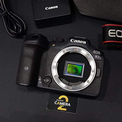 Canon EOS R7 body