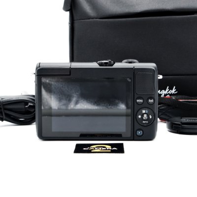 CANON EOS M100