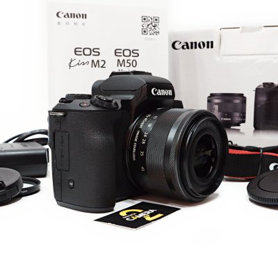 Canon EOS M50