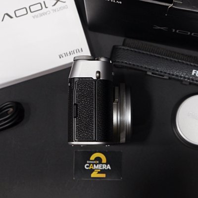 FUJIFILM X100V
