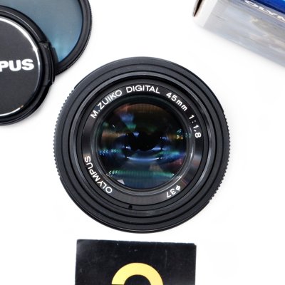 Zuiko 45mm F1.8