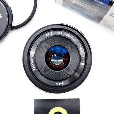 Zuiko 17mm F1.8