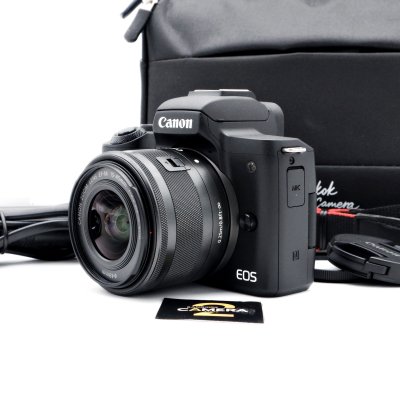 Canon EOS M50