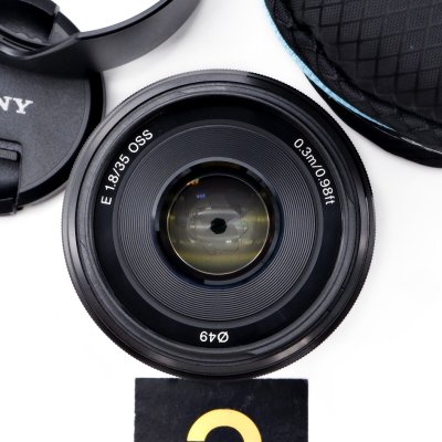 E35mm F1.8 OSS