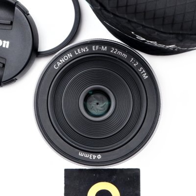EFM 22mm F2 STM