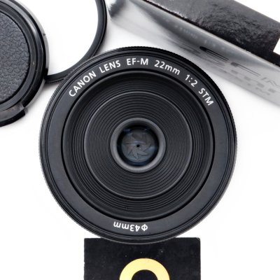 EFM 22mm F2 STM
