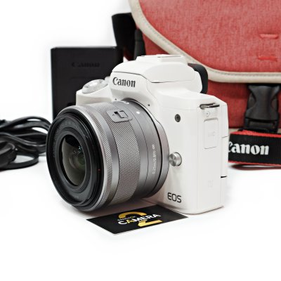 Canon EOS M50
