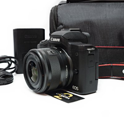 Canon EOS M50