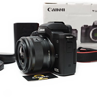 Canon EOS M50