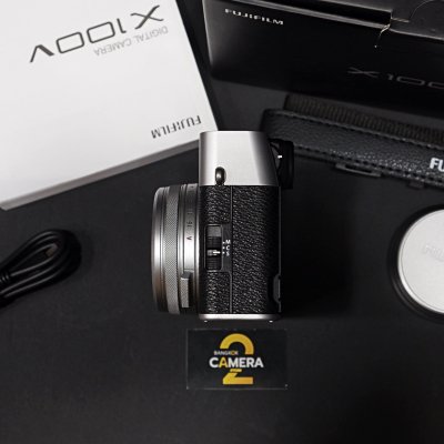 FUJIFILM X100V