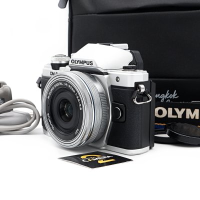 Olympus EM10 II