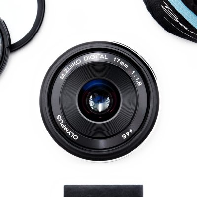 Zuiko 17mm F1.8
