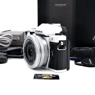 Olympus EM10 II