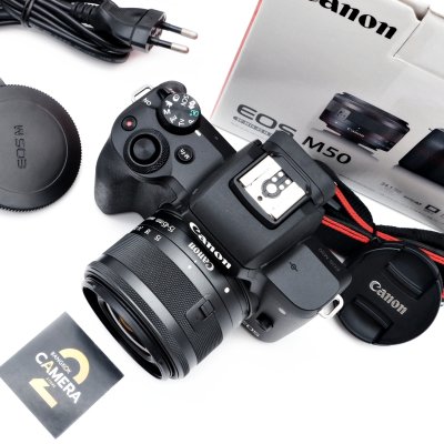 Canon EOS M50