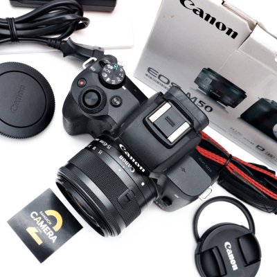 Canon EOS M50