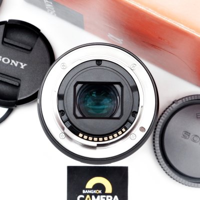 E16-70mm F4 ZA