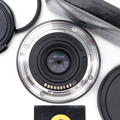 EFM 22mm F2 STM