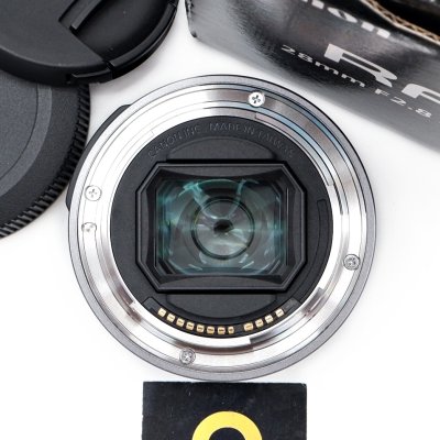 RF28mm F2.8 STM