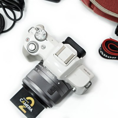 Canon EOS M50