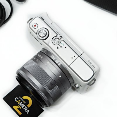 Canon EOS M10