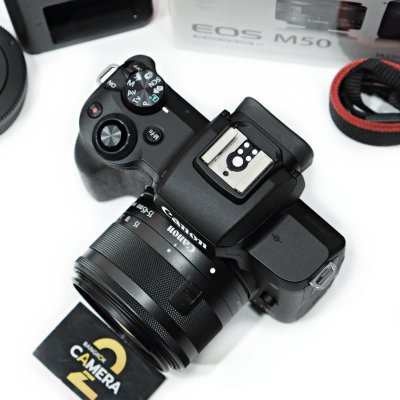 Canon EOS M50
