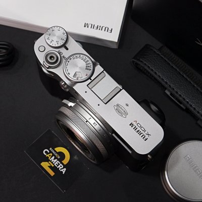 FUJIFILM X100V