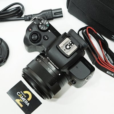 Canon EOS M50