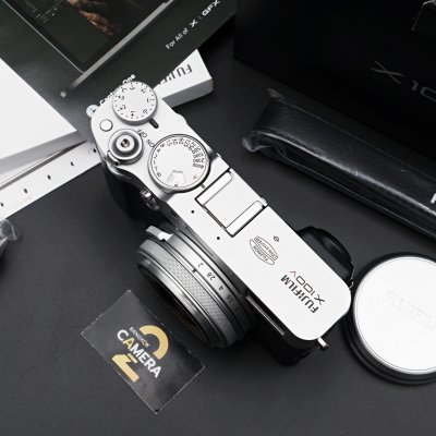 FUJIFILM X100V