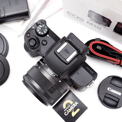 Canon EOS M50