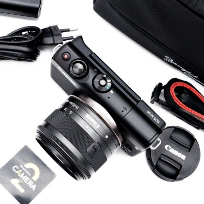 CANON EOS M100