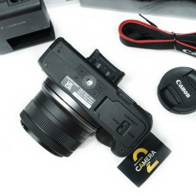 Canon EOS R50