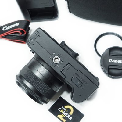 Canon EOS M50