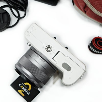 Canon EOS M50
