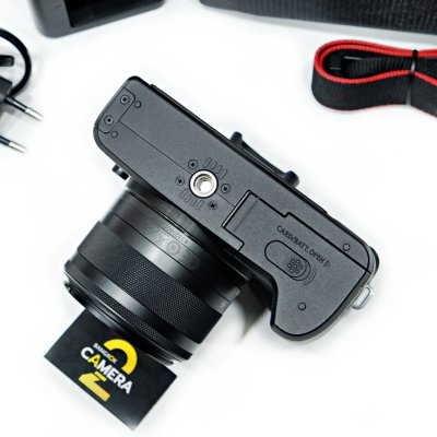 Canon EOS M50