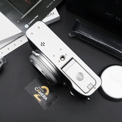 FUJIFILM X100V