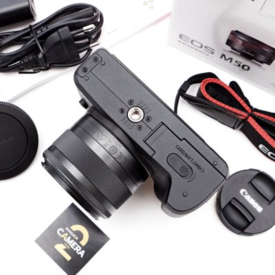 Canon EOS M50