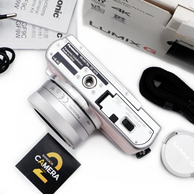Lumix GF9