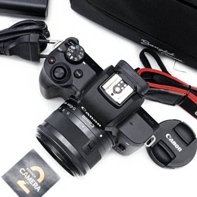 Canon EOS M50