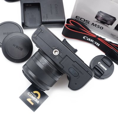 Canon EOS M50
