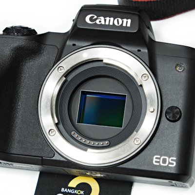 Canon EOS M50